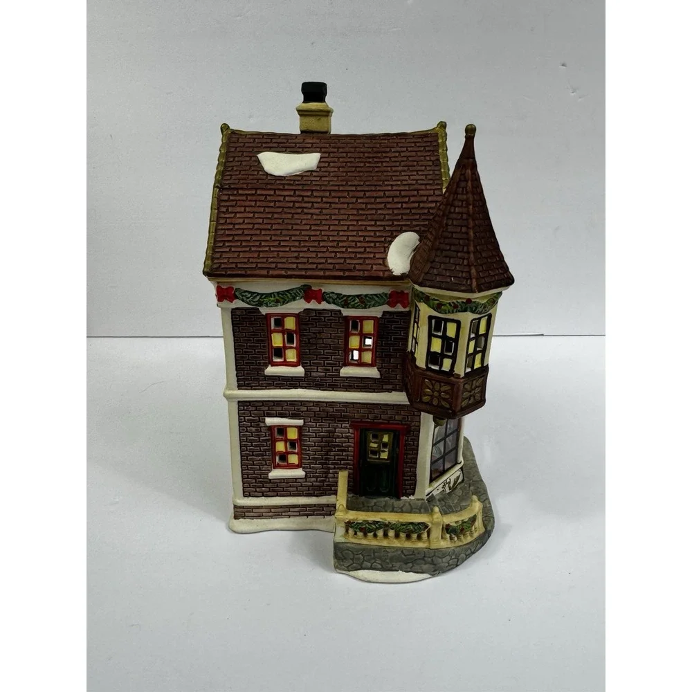 2009 Holiday Time Traditional Vintage Collection Toy Store Lighted Christmas